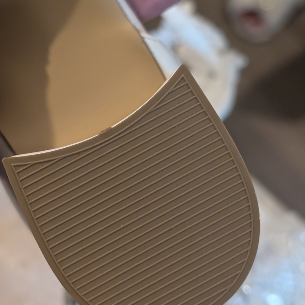 Elegant White Beaded Women's Heels - Picture 7 of 11